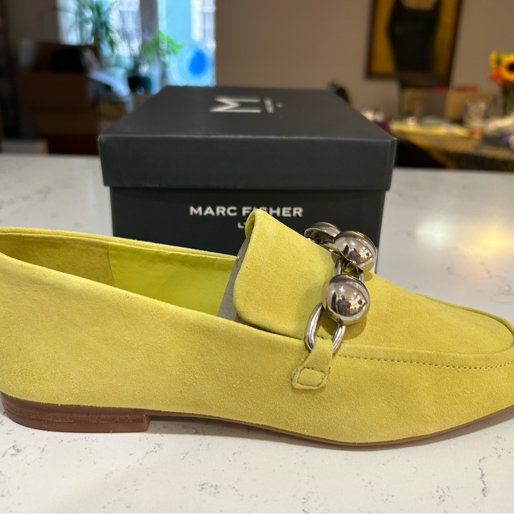 NIB Marc Fisher Yellow Loafers size 7.5 M - Picture 3 of 4